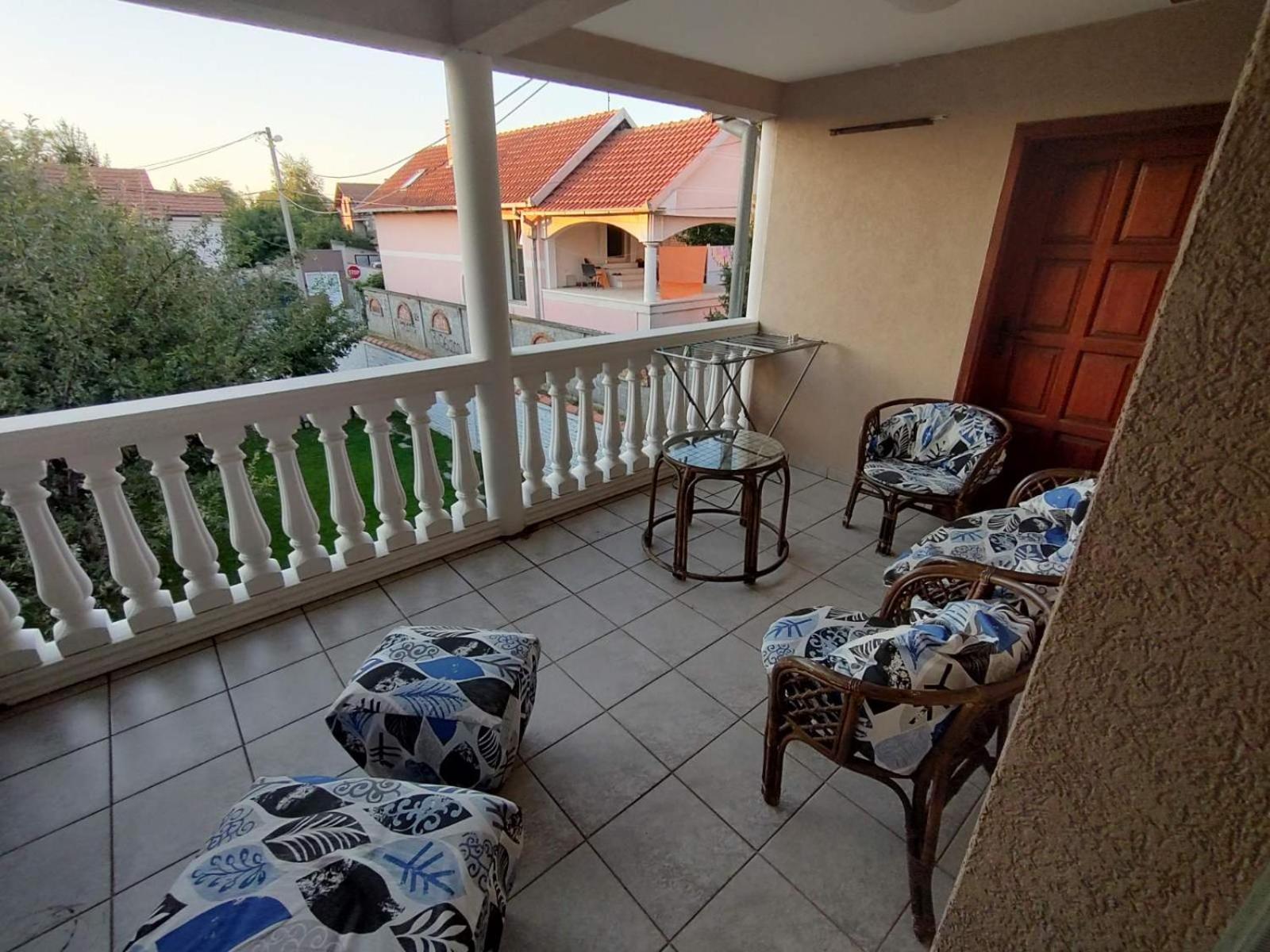 Plavi Apartman Airport Beograd Ngoại thất bức ảnh