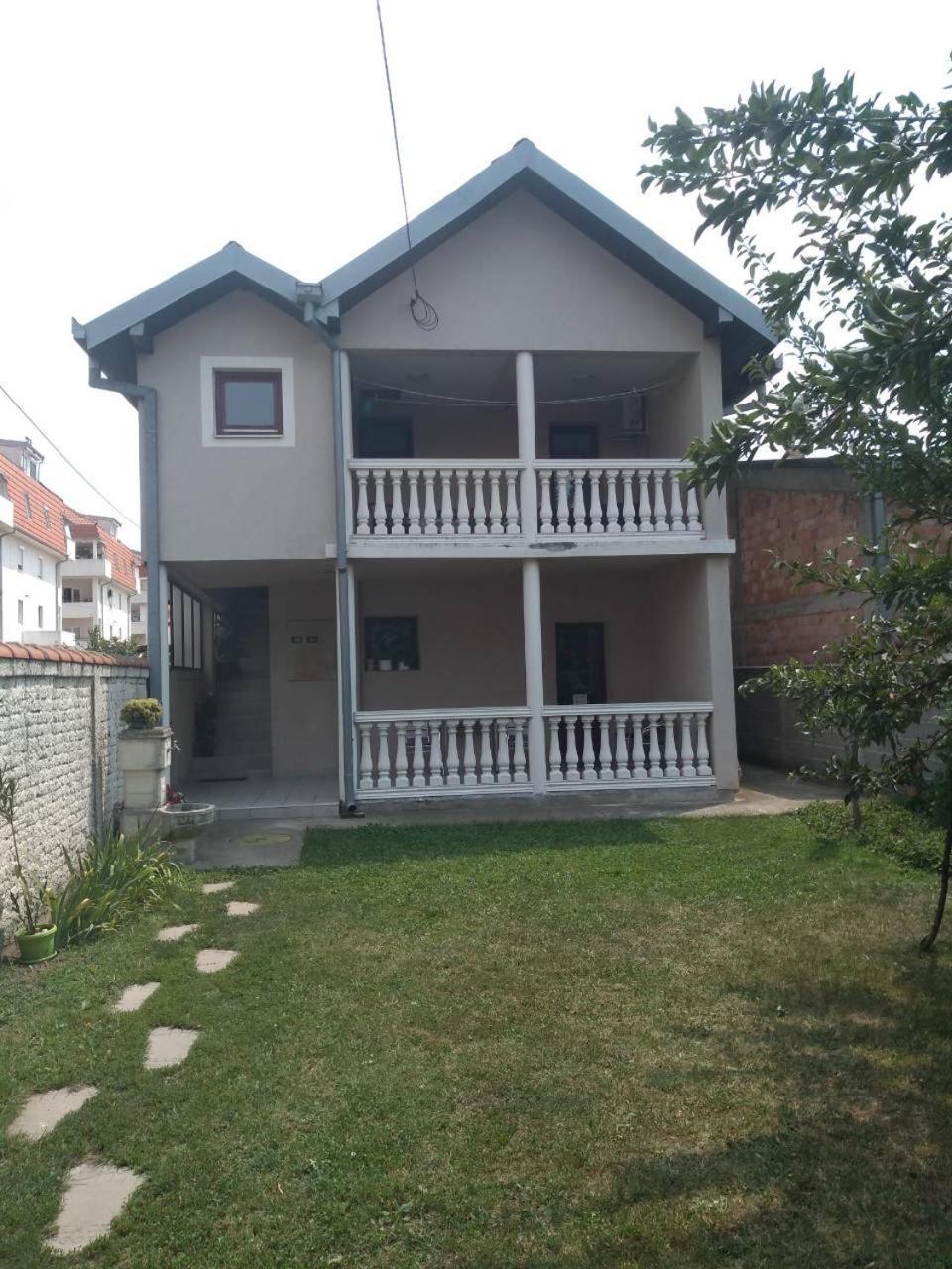 Plavi Apartman Airport Beograd Ngoại thất bức ảnh